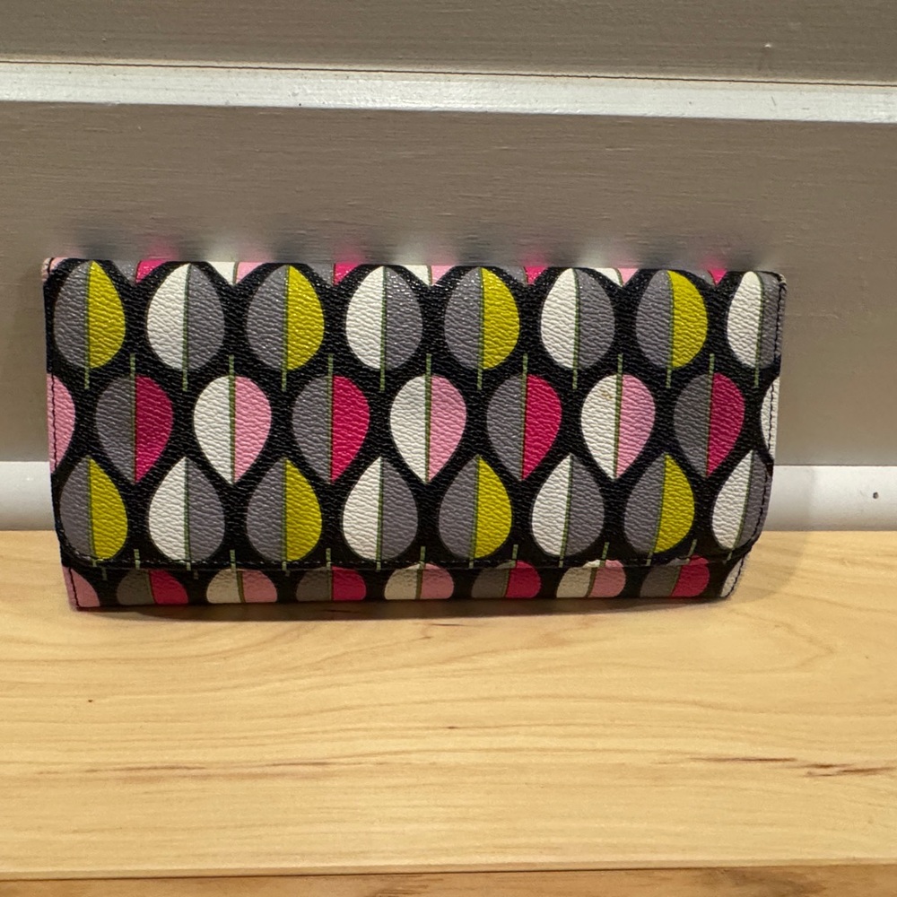 Vera Bradley Stylish Multicolor Leaf Pattern Women's wallet